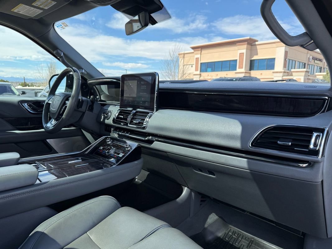 Used 2019 Lincoln Navigator Reserve AWD/4WD image 32