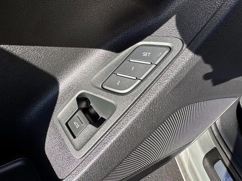 Used 2024 Audi Q3 2.0T Premium Plus w/ Premium Plus Package image 12