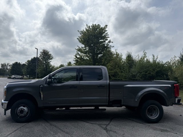 Used 2025 Ford F350 XLT image 3