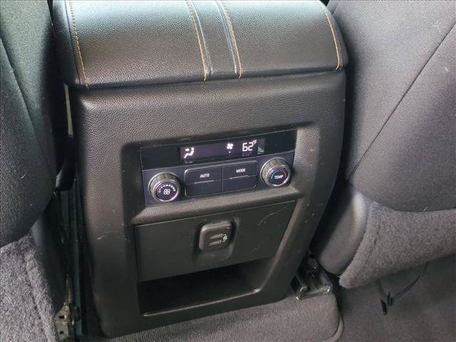 Used 2019 Chevrolet Traverse LT FWD image 16