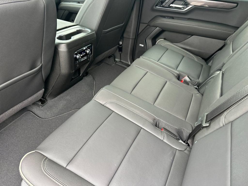 New 2026 GMC Yukon Elevation image 11
