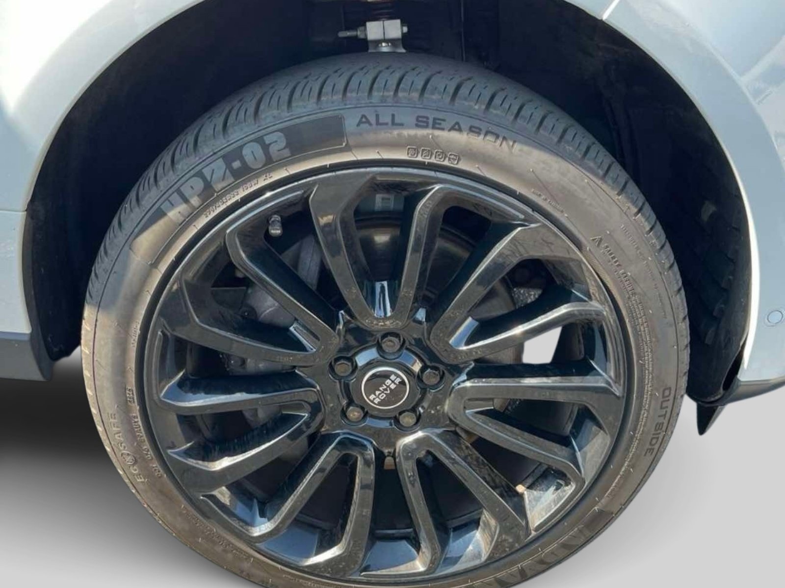 Used 2017 Land Rover Range Rover Supercharged AWD/4WD image 5