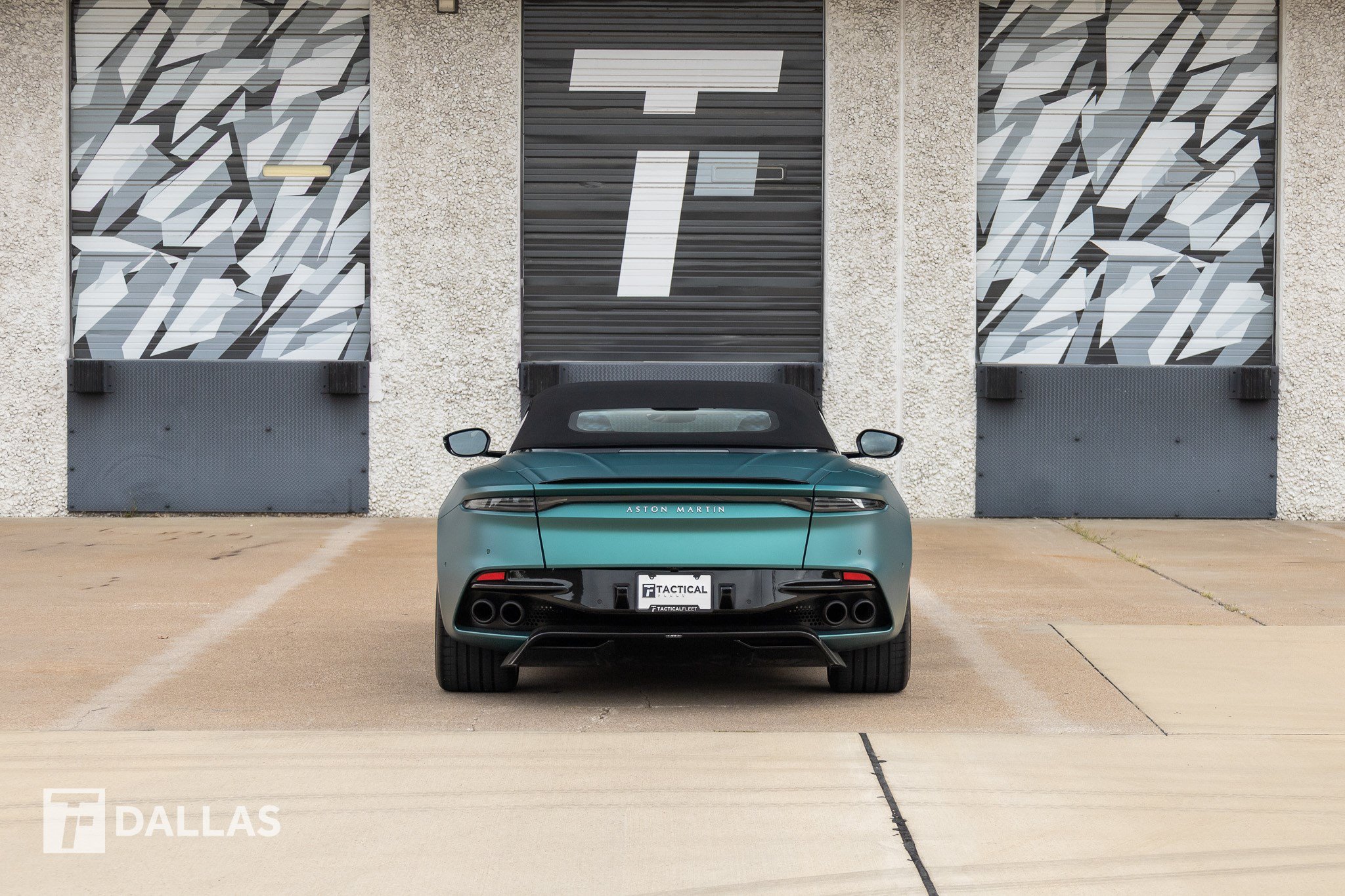 Used 2023 Aston Martin DBS Superleggera Volante RWD image 13
