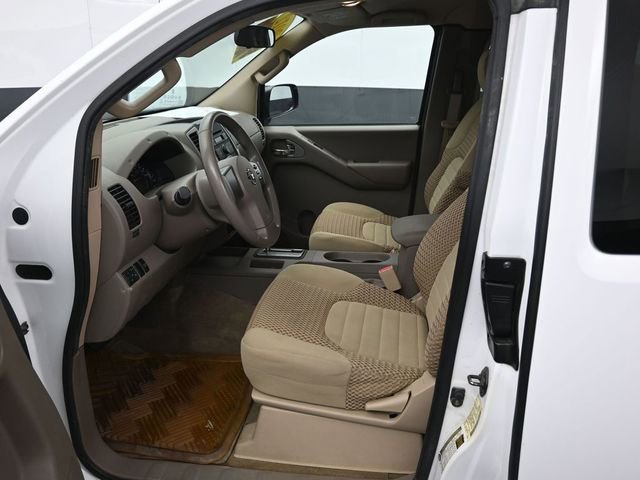 Used 2012 Nissan Frontier SV image 9