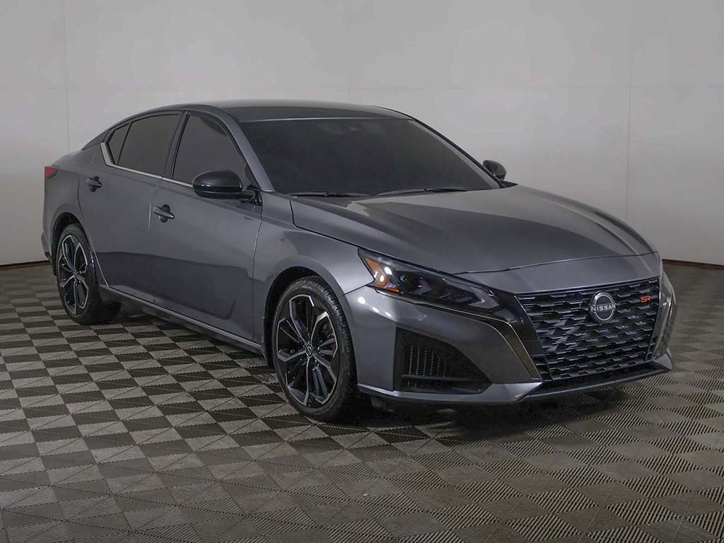 Used 2024 Nissan Altima 2.5 SR AWD/4WD image 2