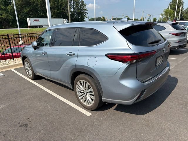 Used 2023 Toyota Highlander Platinum FWD image 5