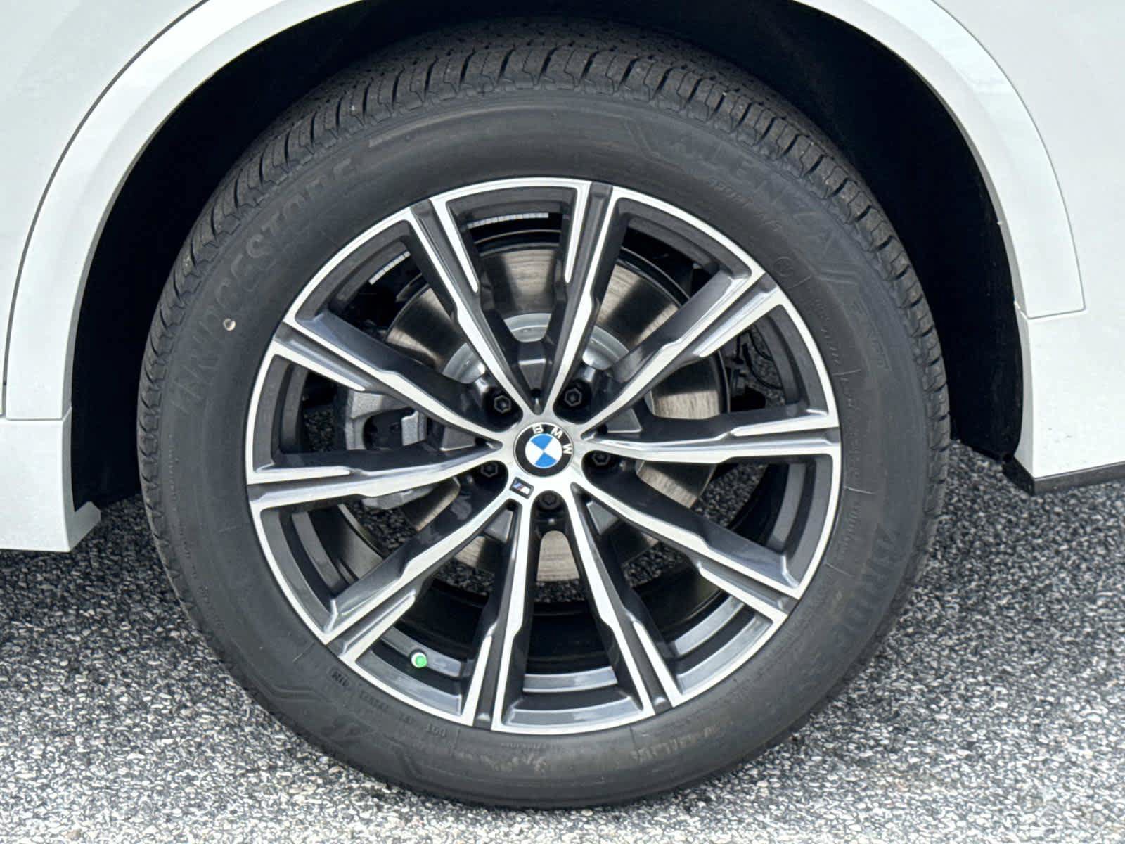 New 2026 BMW X5 xDrive40i w/ M Sport Package AWD/4WD image 12