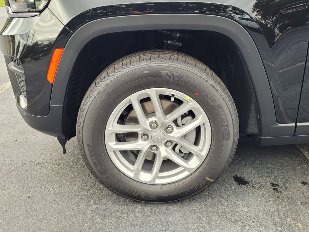 New 2025 Jeep Grand Cherokee Laredo X w/ Luxury Tech Group I image 9