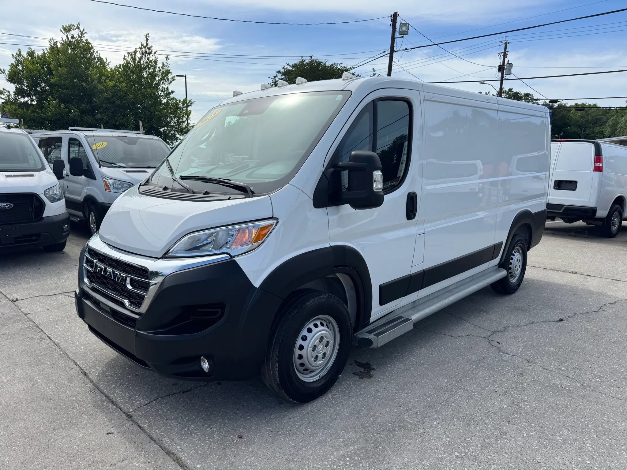 Used 2025 RAM ProMaster 2500 w/ U-Haul Equipment Group FWD image 6