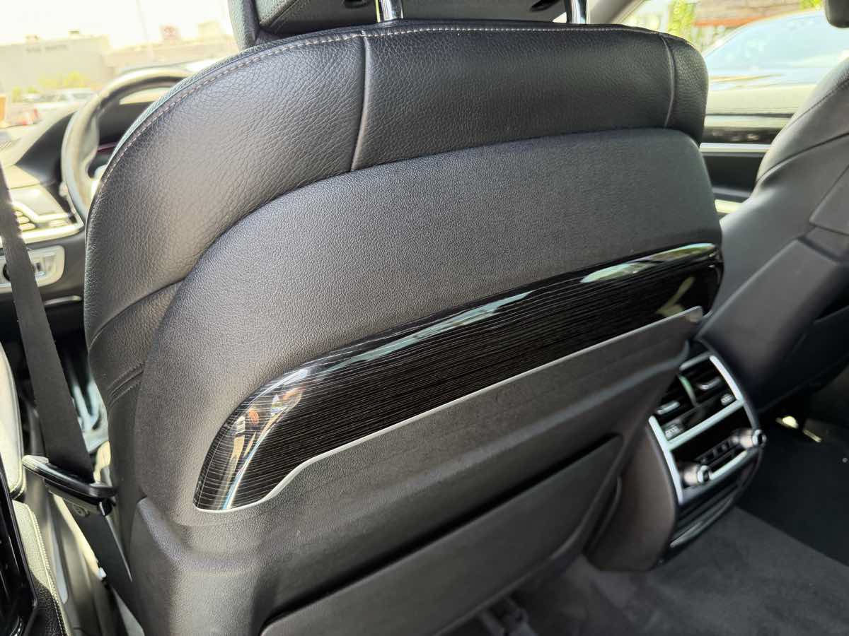 Used 2020 BMW 740i w/ M Sport Package RWD image 20