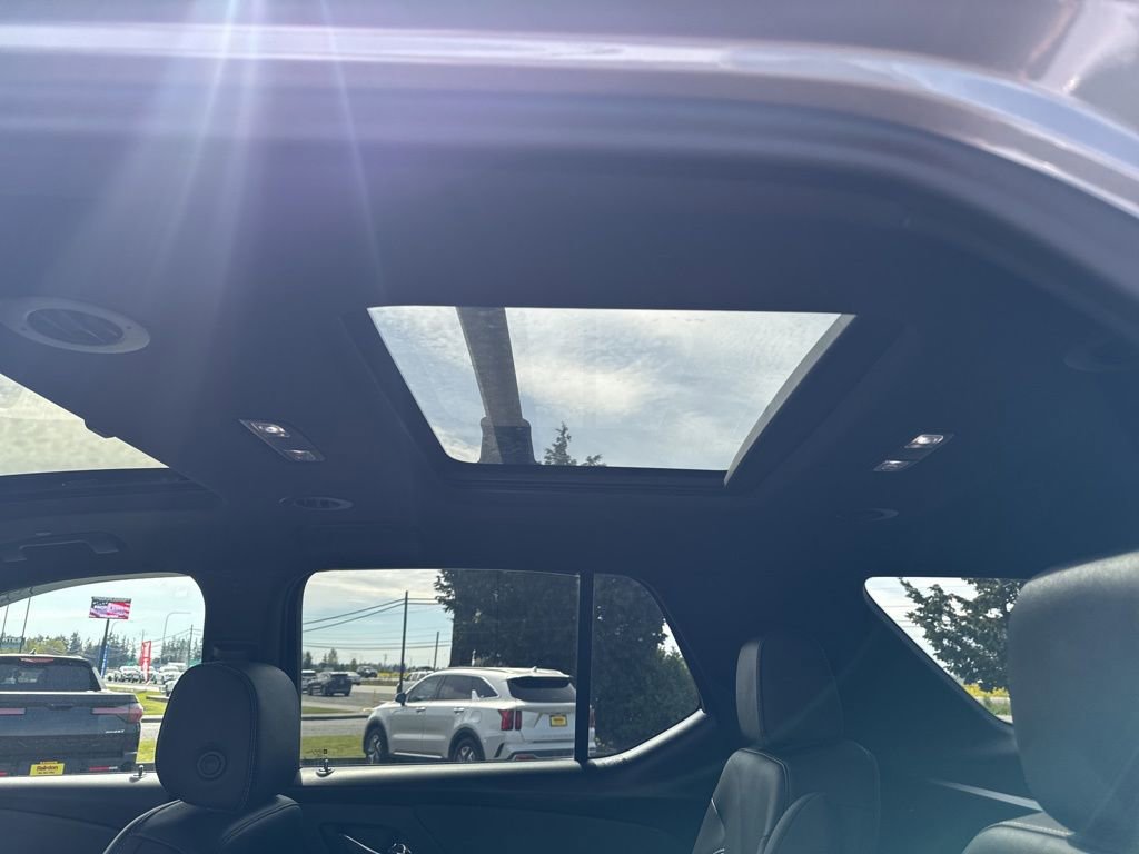 Used 2023 Chevrolet Traverse LT w/ LT Premium Package image 25