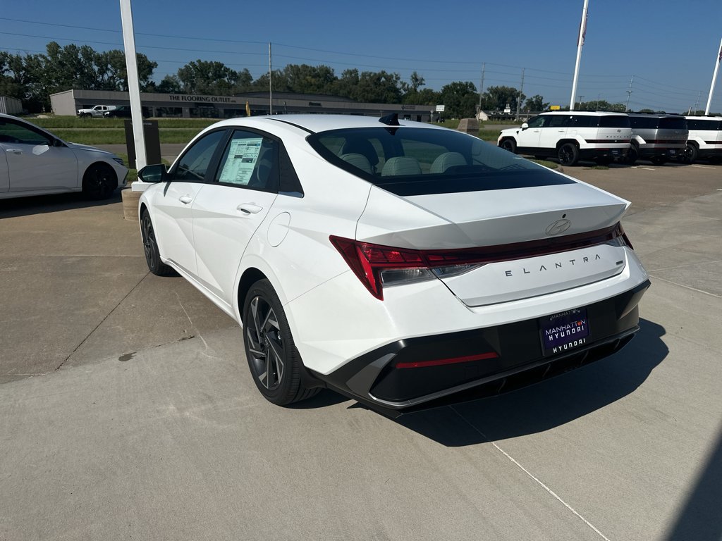 New 2026 Hyundai Elantra Limited FWD image 11