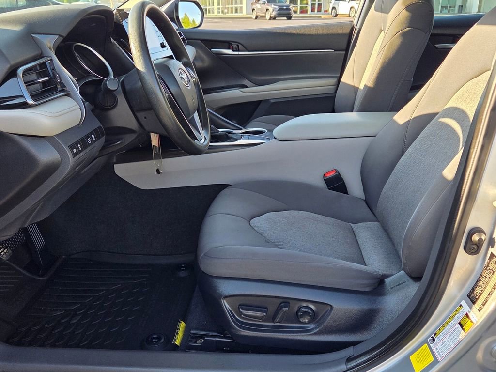 Used 2024 Toyota Camry LE FWD image 5
