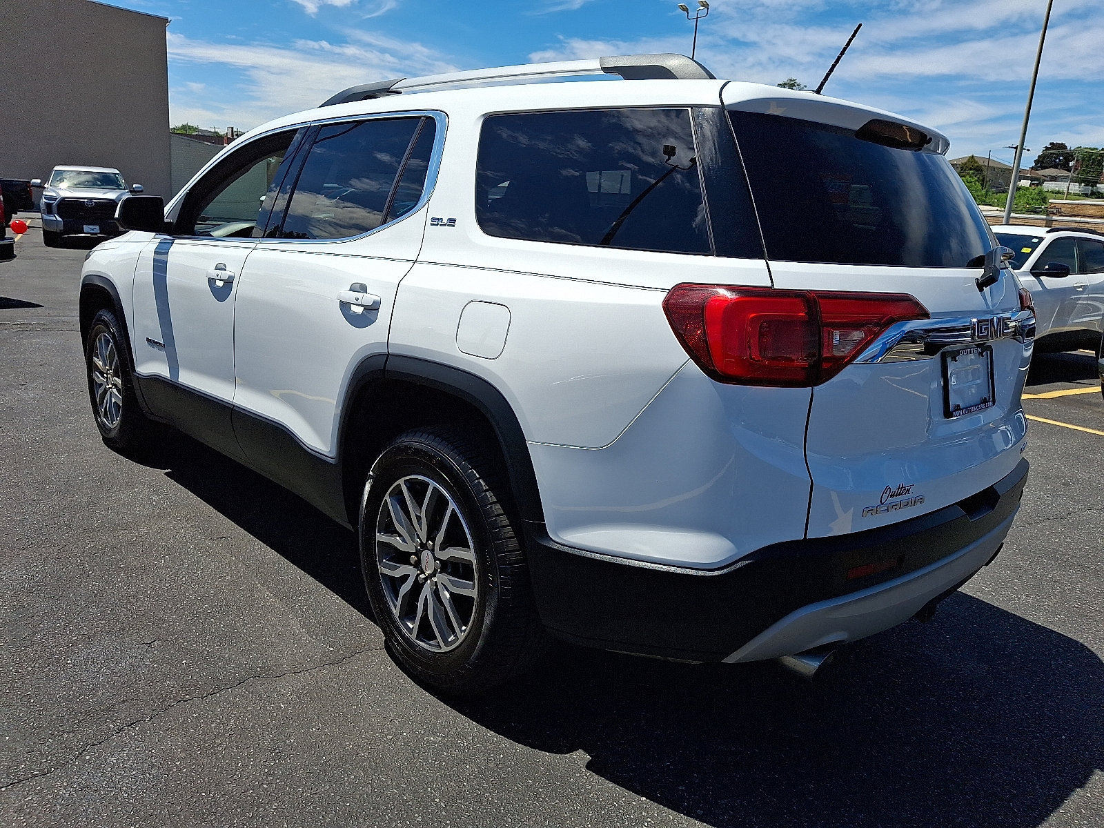Used 2019 GMC Acadia SLE w/ Driver Alert Package I AWD/4WD image 3