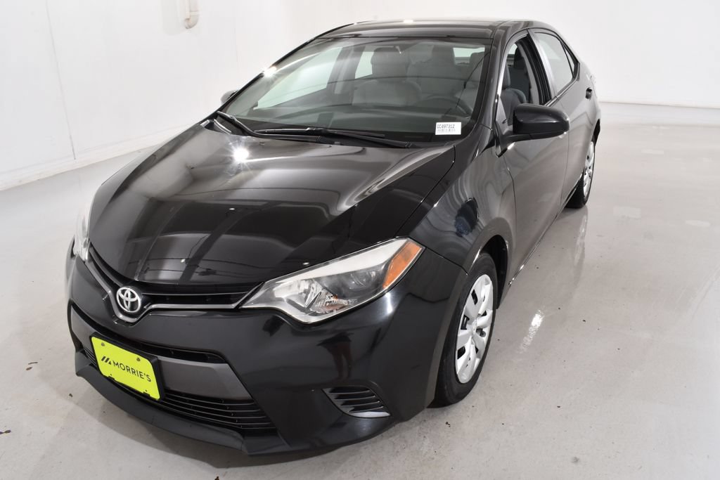 Used 2016 Toyota Corolla LE FWD image 2