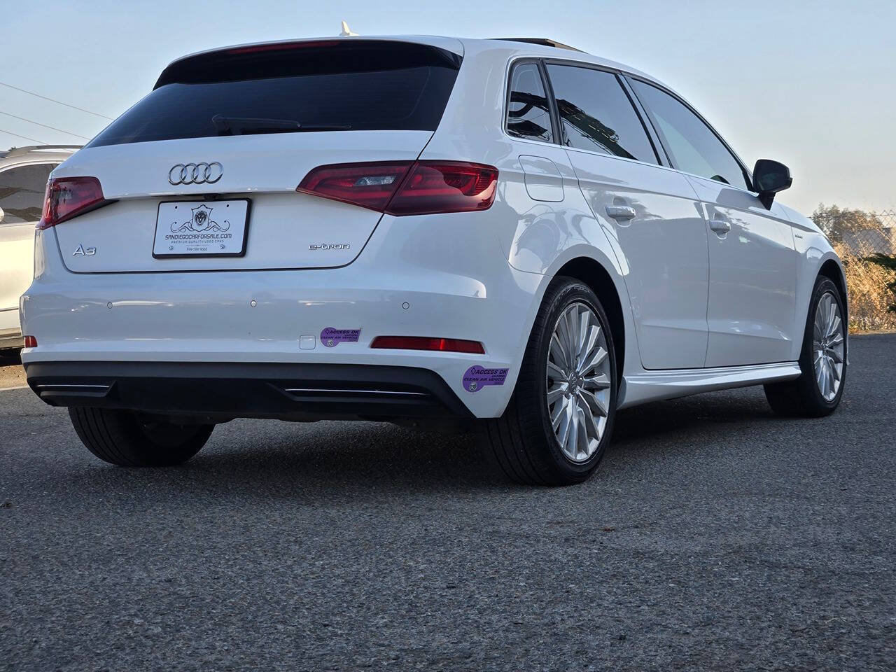 Used 2016 Audi A3 e-tron Premium Plus w/ Premium Plus Package FWD image 17