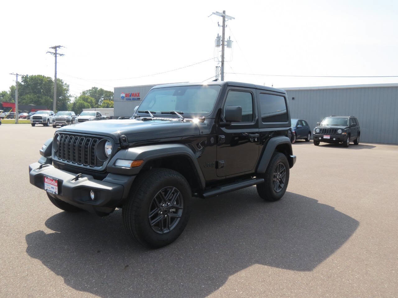 Used 2024 Jeep Wrangler Sport image 6