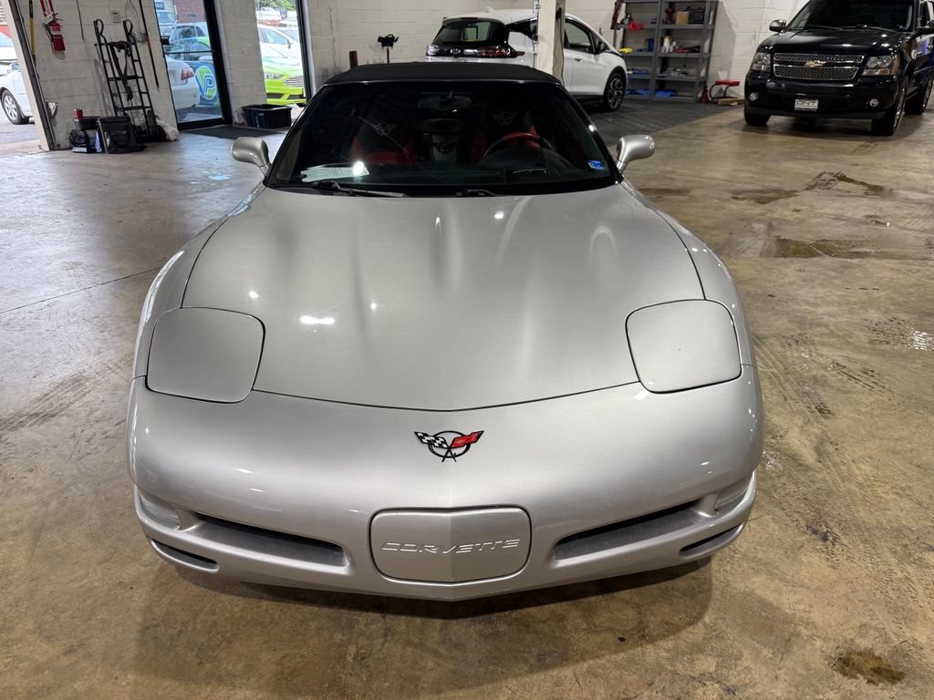 Used 2004 Chevrolet Corvette Convertible w/ Preferred Equipment Group RWD image 2