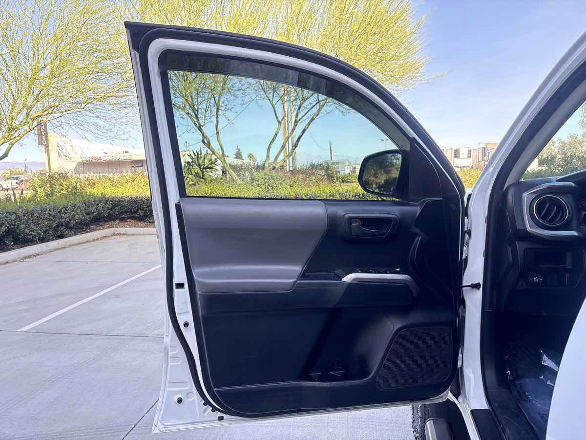 Used 2017 Toyota Tacoma SR5 w/ Tow Package image 20