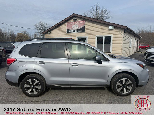 Used 2017 Subaru Forester 2.5i Limited image 2