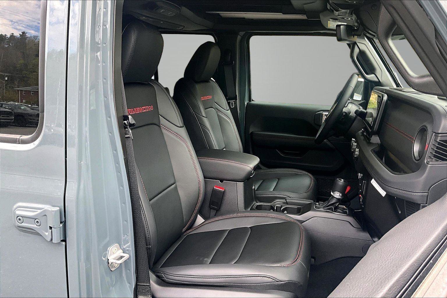 New 2026 Jeep Wrangler Unlimited Rubicon w/ Xtreme 35 Tire Package image 9