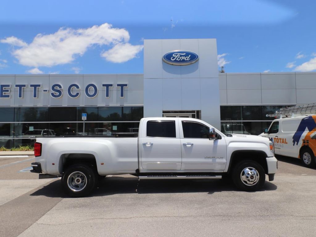 Used 2018 GMC Sierra 3500 Denali w/ Duramax Plus Package AWD/4WD image 17