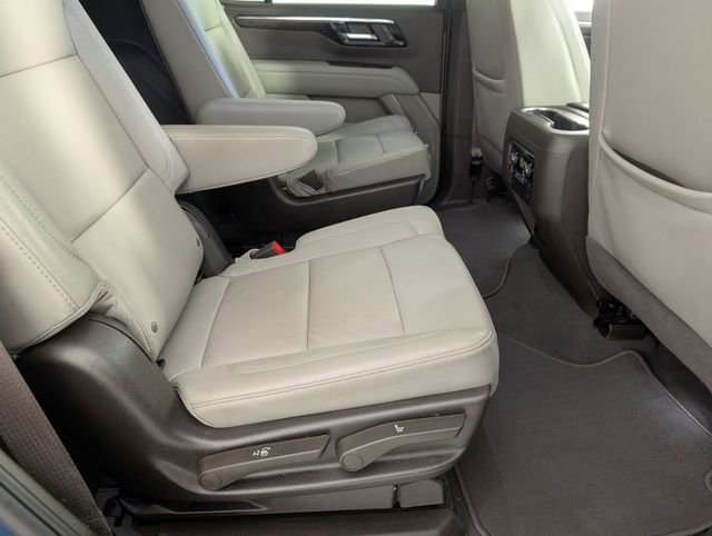 Used 2025 Chevrolet Tahoe LT w/ Comfort Package AWD/4WD image 32