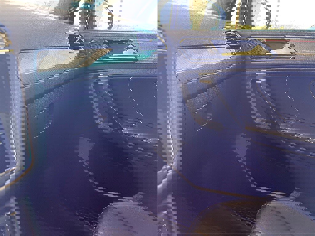 Used 2024 Volkswagen Tiguan SE R-Line image 22