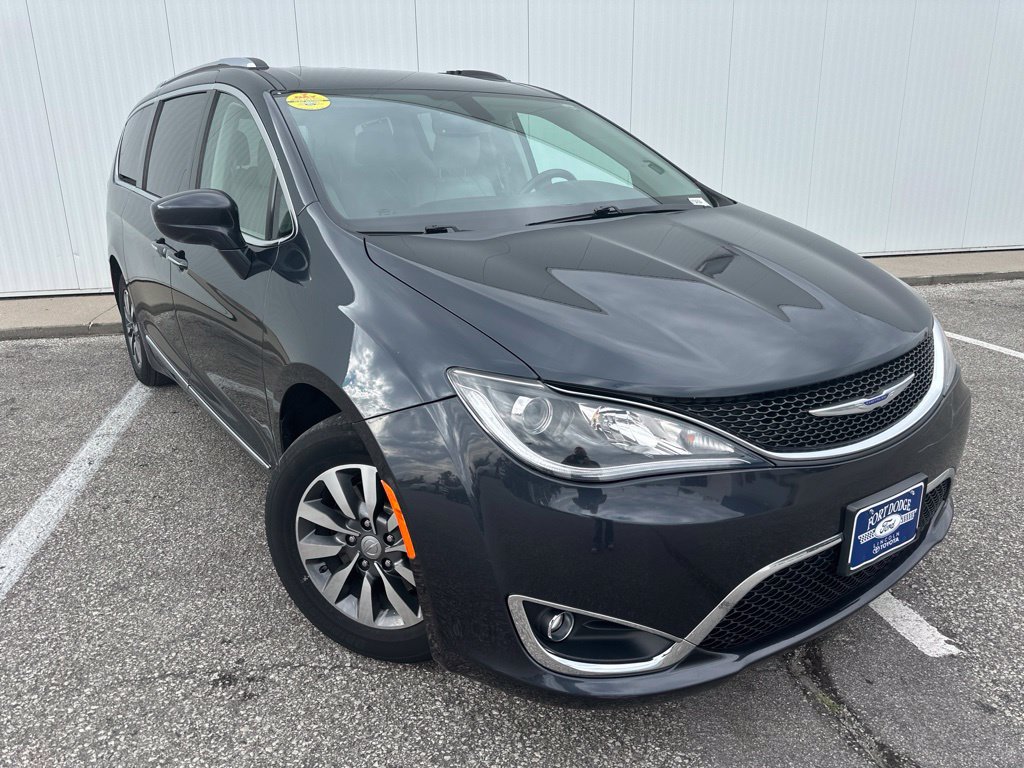 Used 2020 Chrysler Pacifica Touring-L Plus FWD image 10