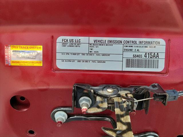 Certified 2020 Jeep Cherokee Latitude w/ Cold Weather Group FWD image 24