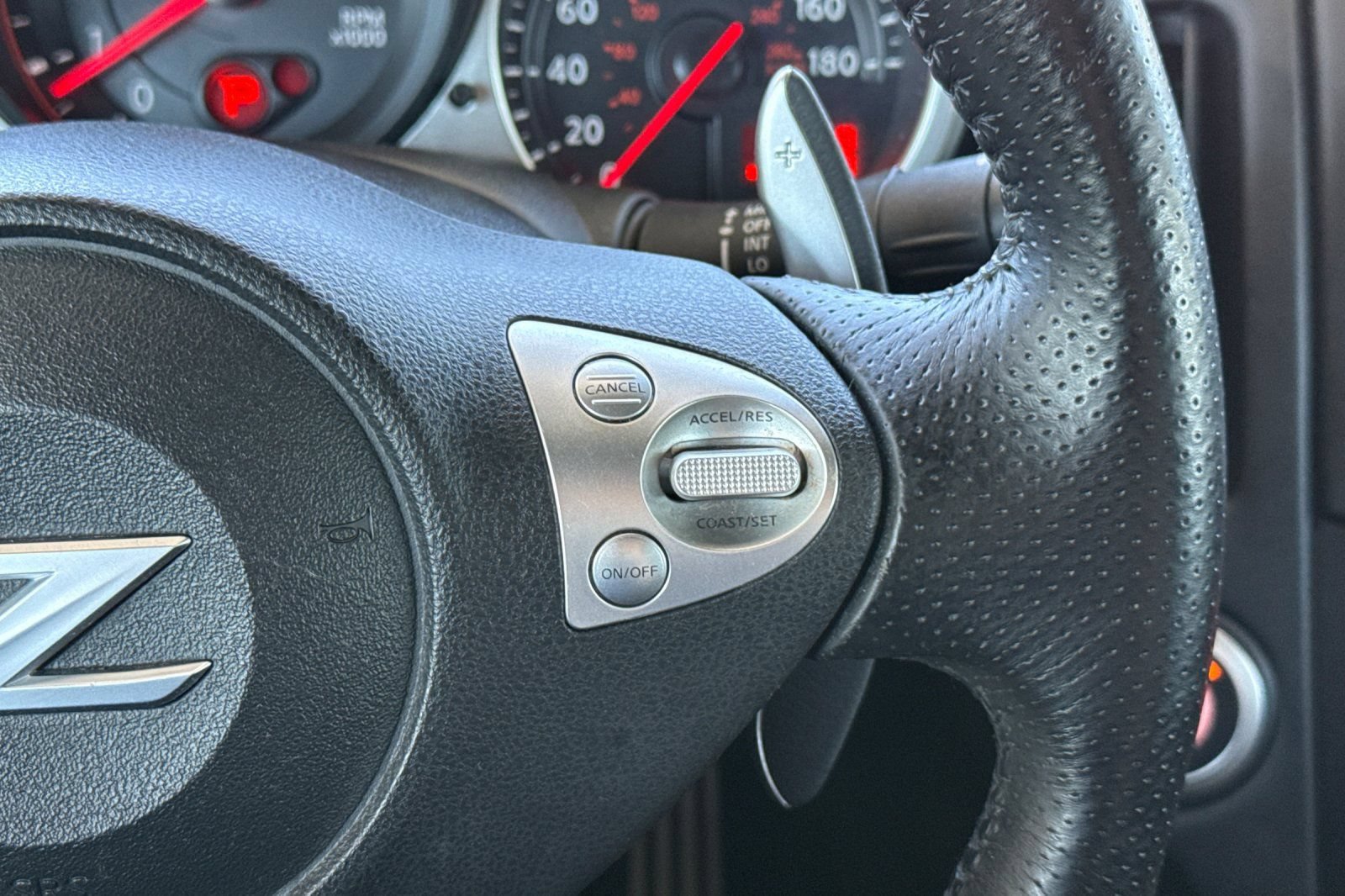Used 2014 Nissan 370Z Touring RWD image 31