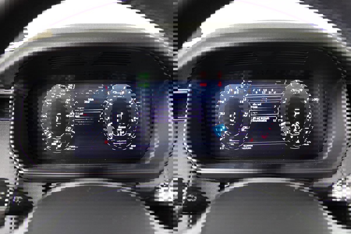 Used 2022 Land Rover Discovery S image 16