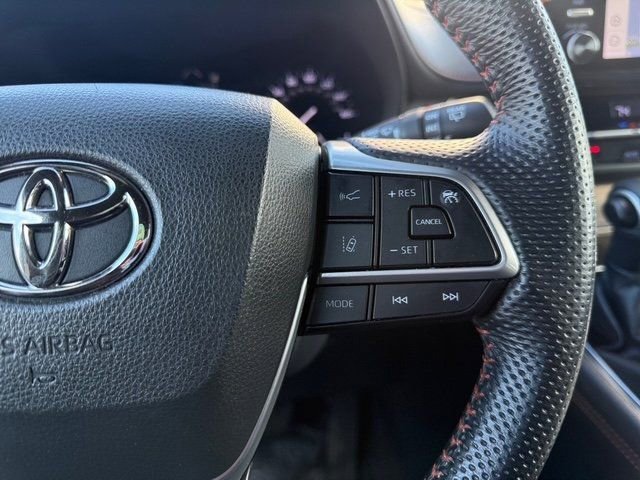 Used 2022 Toyota Sienna XSE w/ XSE Plus Package image 16