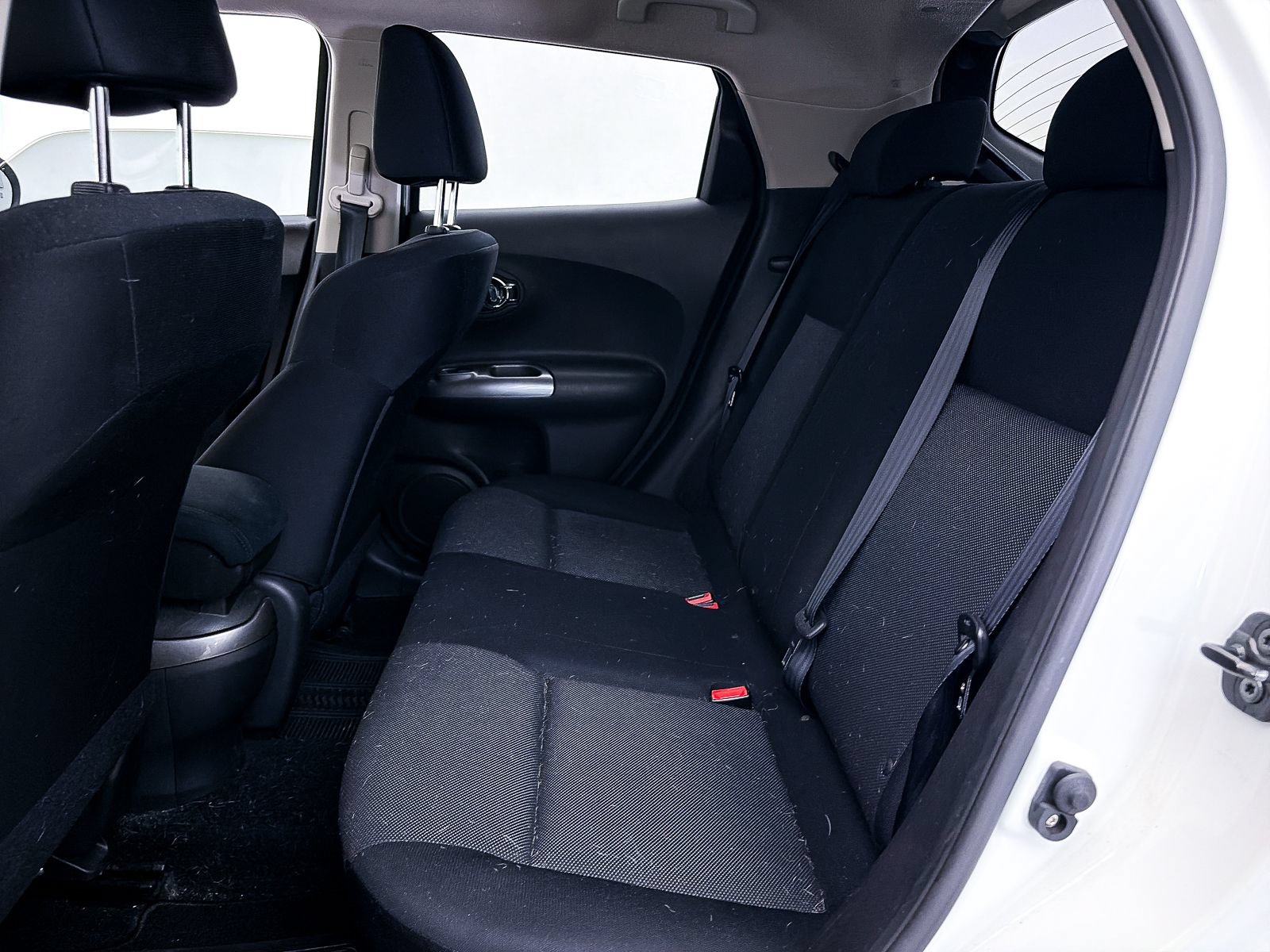 Used 2014 Nissan Juke S FWD image 24