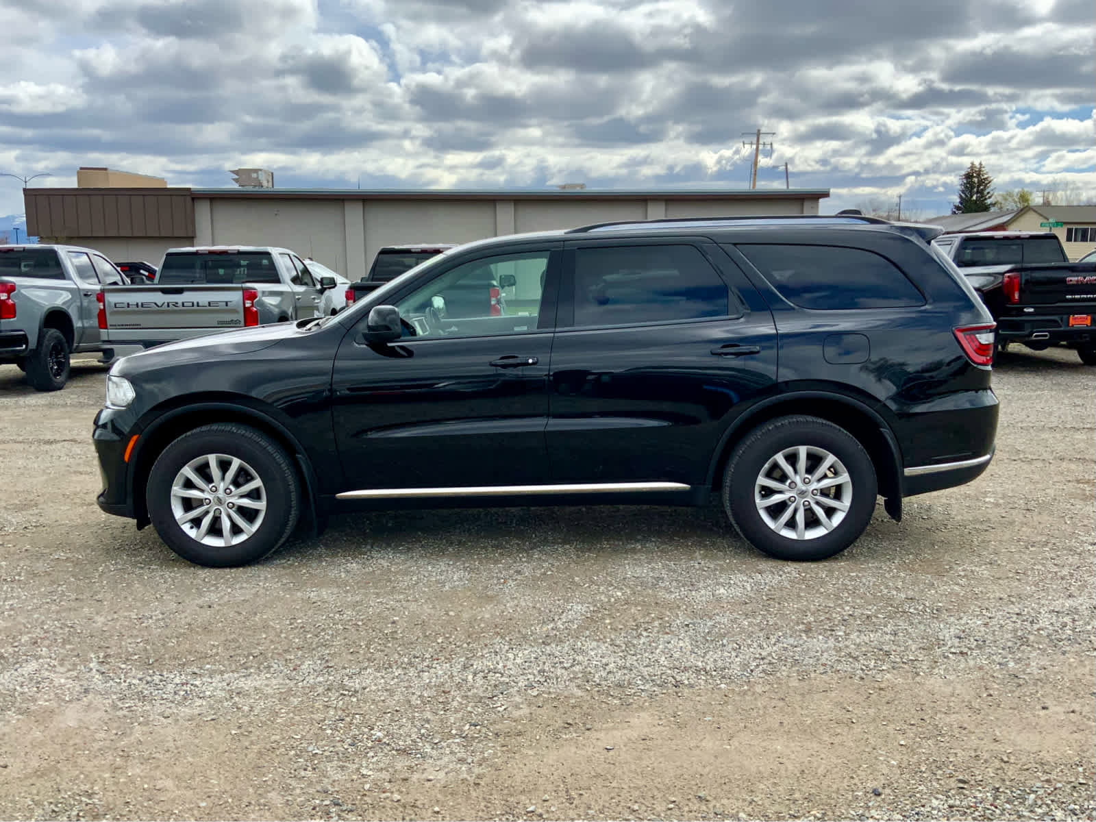 Used 2022 Dodge Durango SXT AWD/4WD image 2