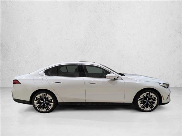 Used 2024 BMW i5 eDrive40i w/ M Sport Package RWD image 4