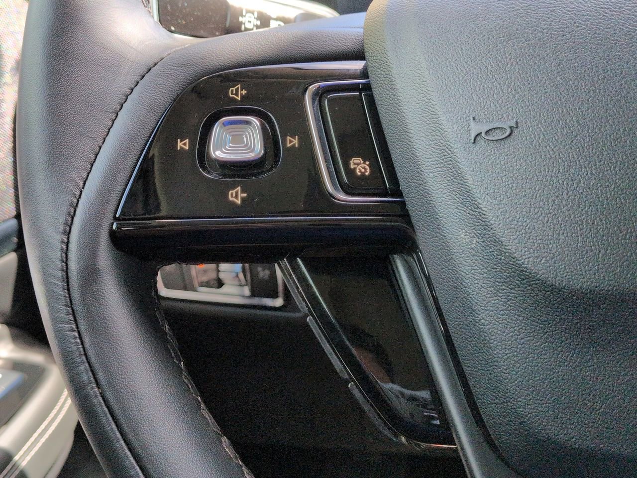 Certified 2025 Lincoln Corsair Grand Touring w/ Equipment Group 302A image 26