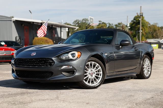 Used 2017 FIAT 124 Spider Classica image 1