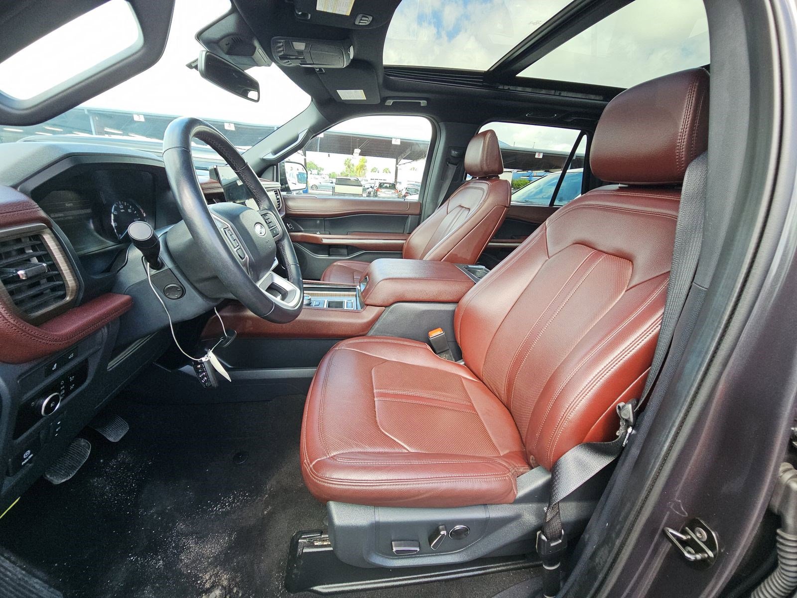 Used 2024 Ford Expedition Max Limited RWD image 10