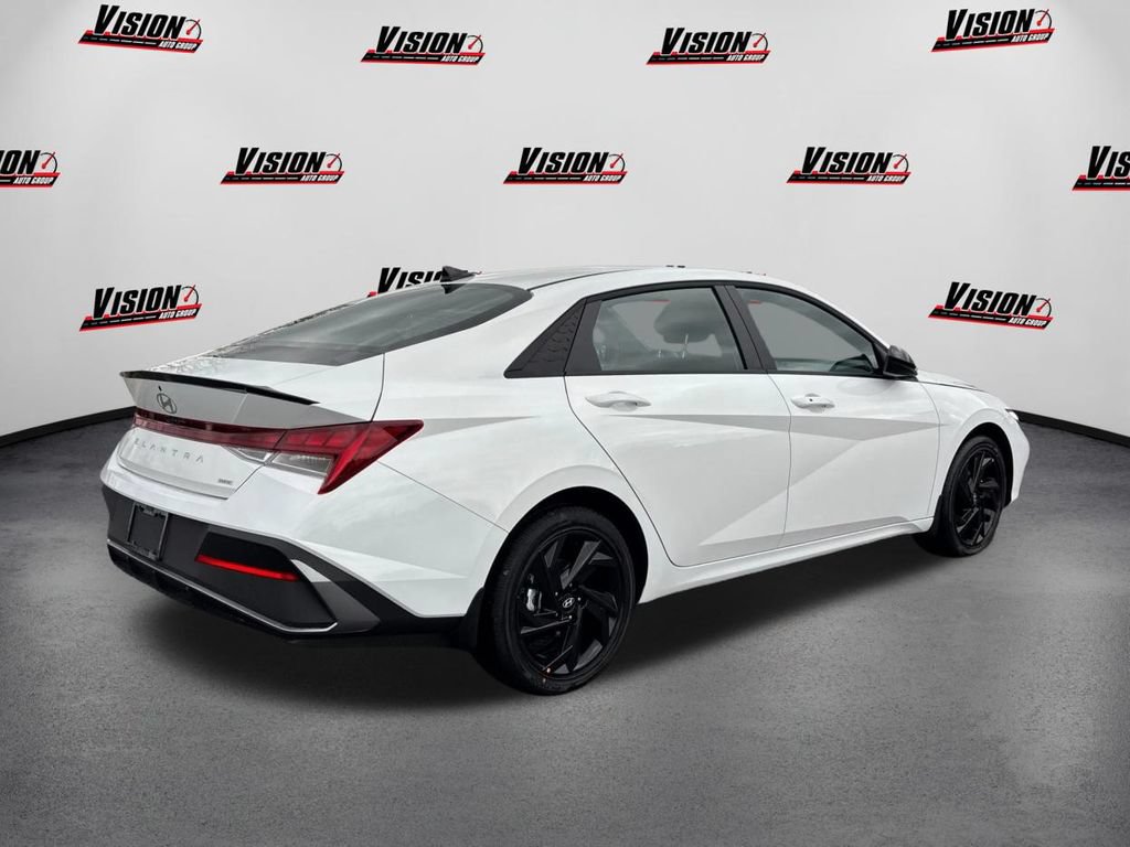New 2026 Hyundai Elantra SEL FWD image 5