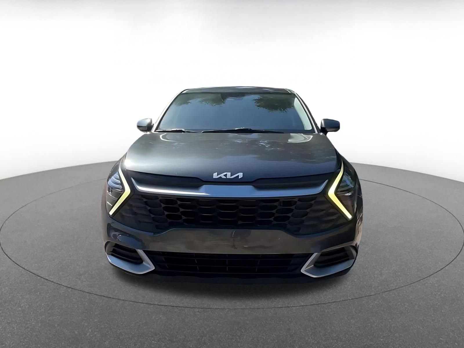 Used 2024 Kia Sportage LX image 3