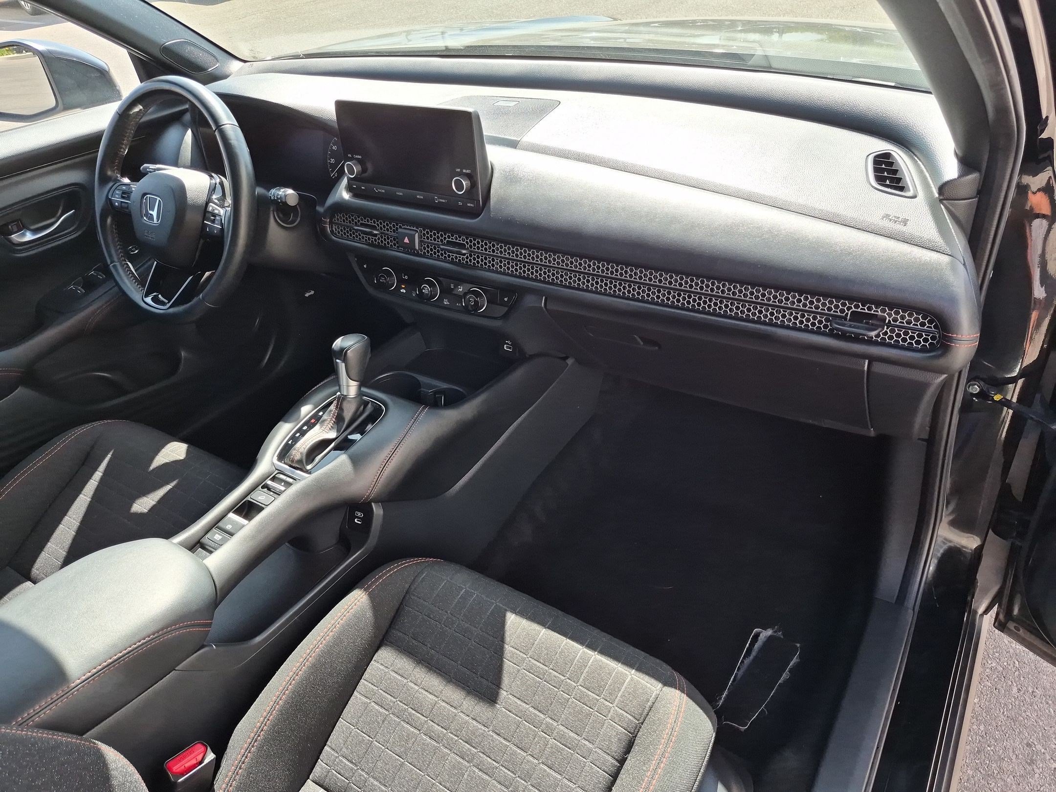 Used 2025 Honda HR-V Sport image 34