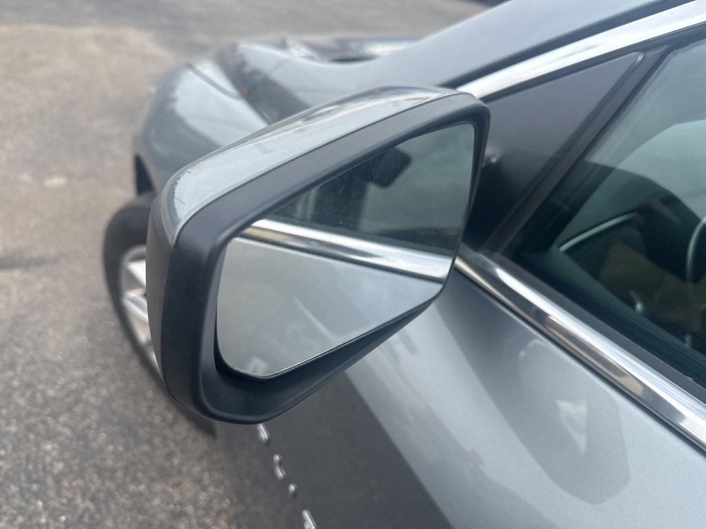 Used 2025 Chevrolet Malibu LT image 26