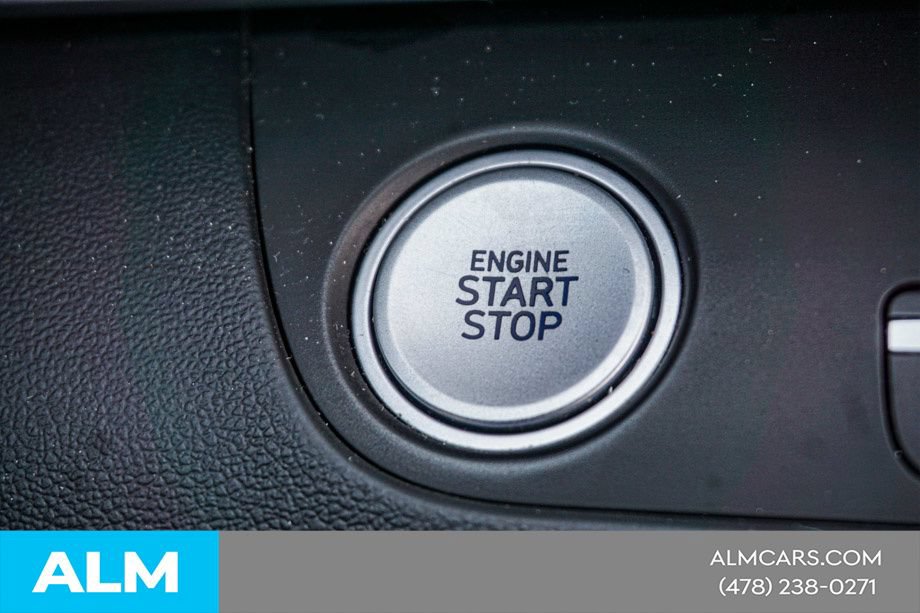 Used 2024 Hyundai Elantra Limited FWD image 42