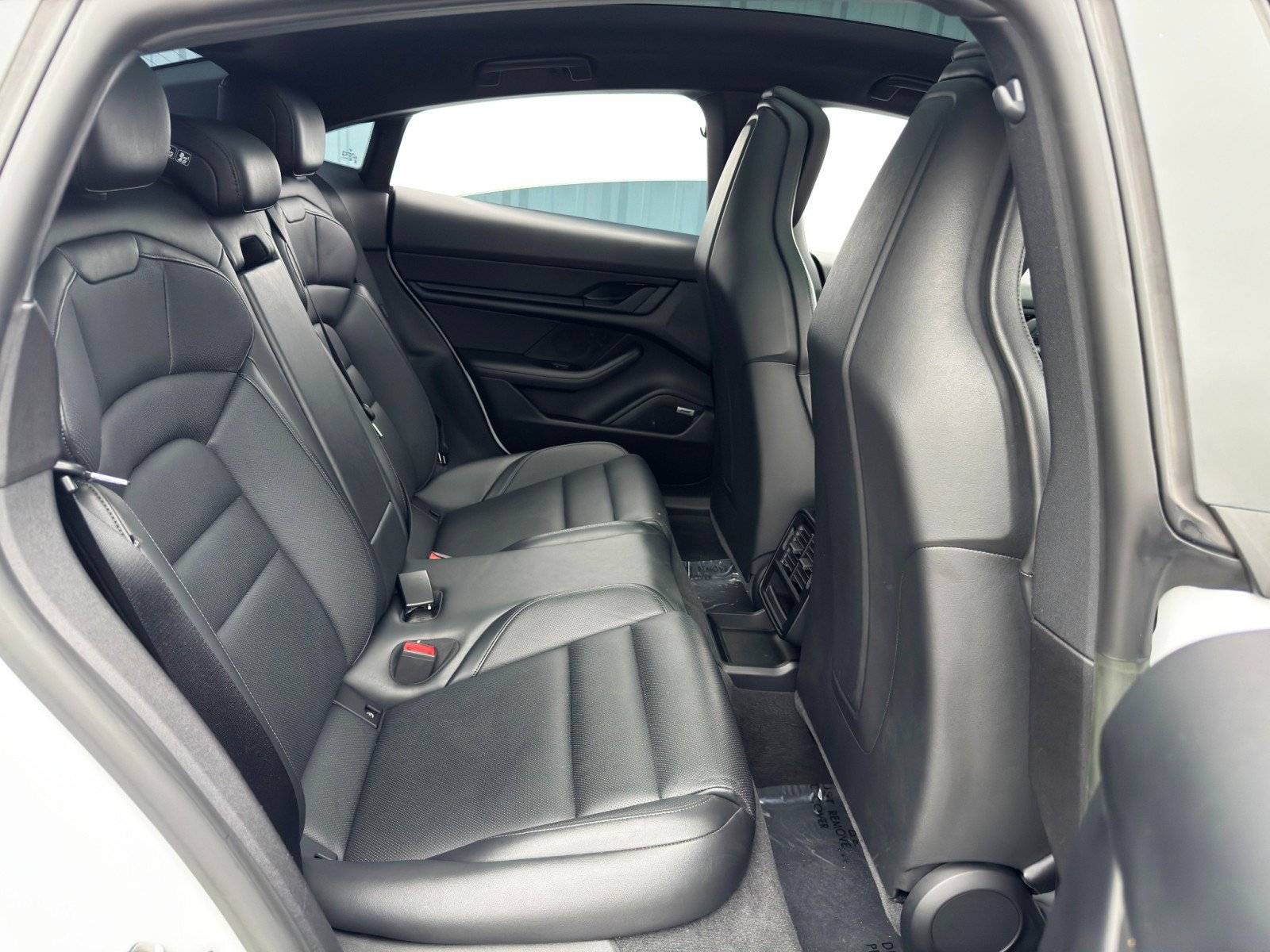 Used 2023 Porsche Taycan image 37