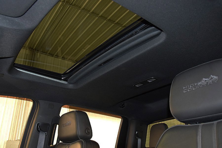 Used 2021 Chevrolet Silverado 2500 High Country w/ Z71 Off-Road Package image 30