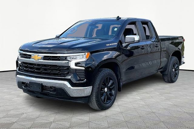 Used 2023 Chevrolet Silverado 1500 LT AWD/4WD image 3