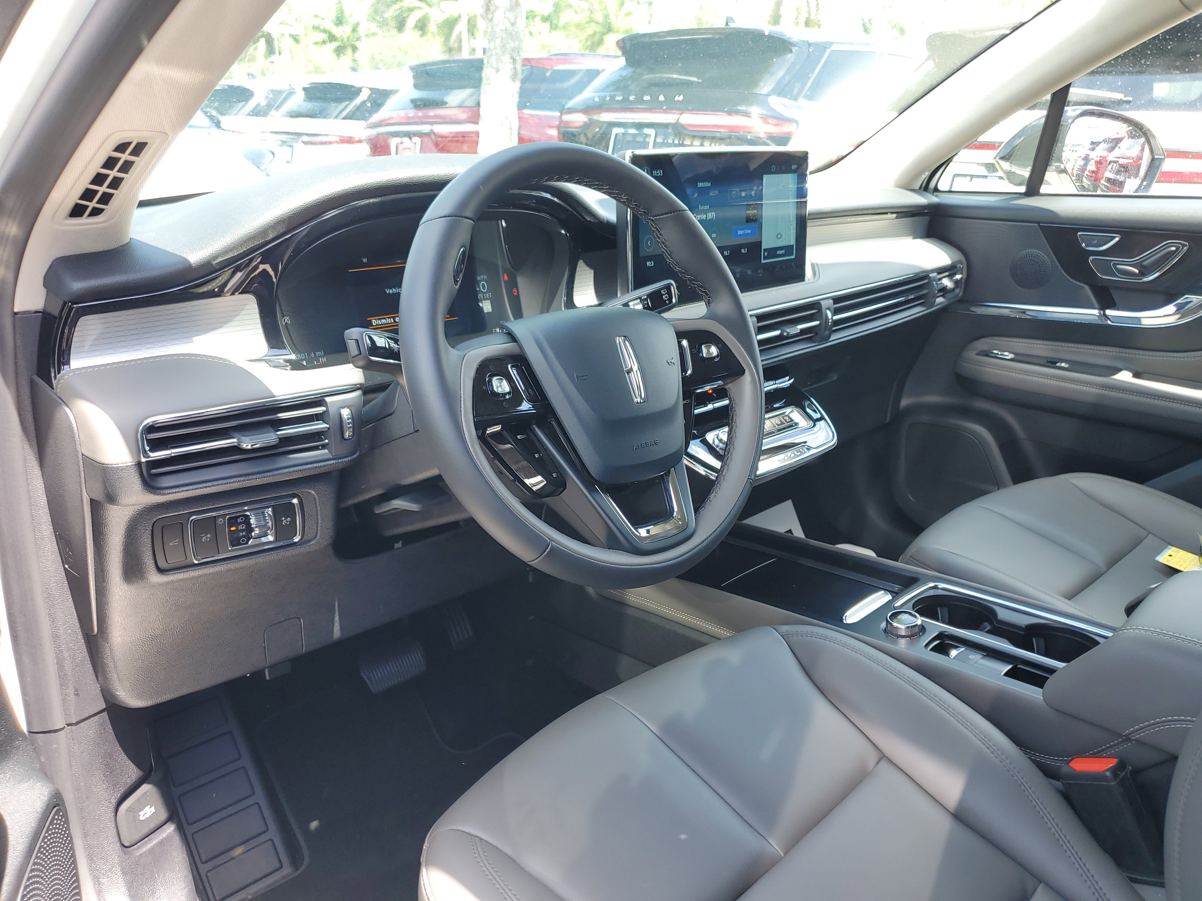 Certified 2025 Lincoln Corsair FWD image 10