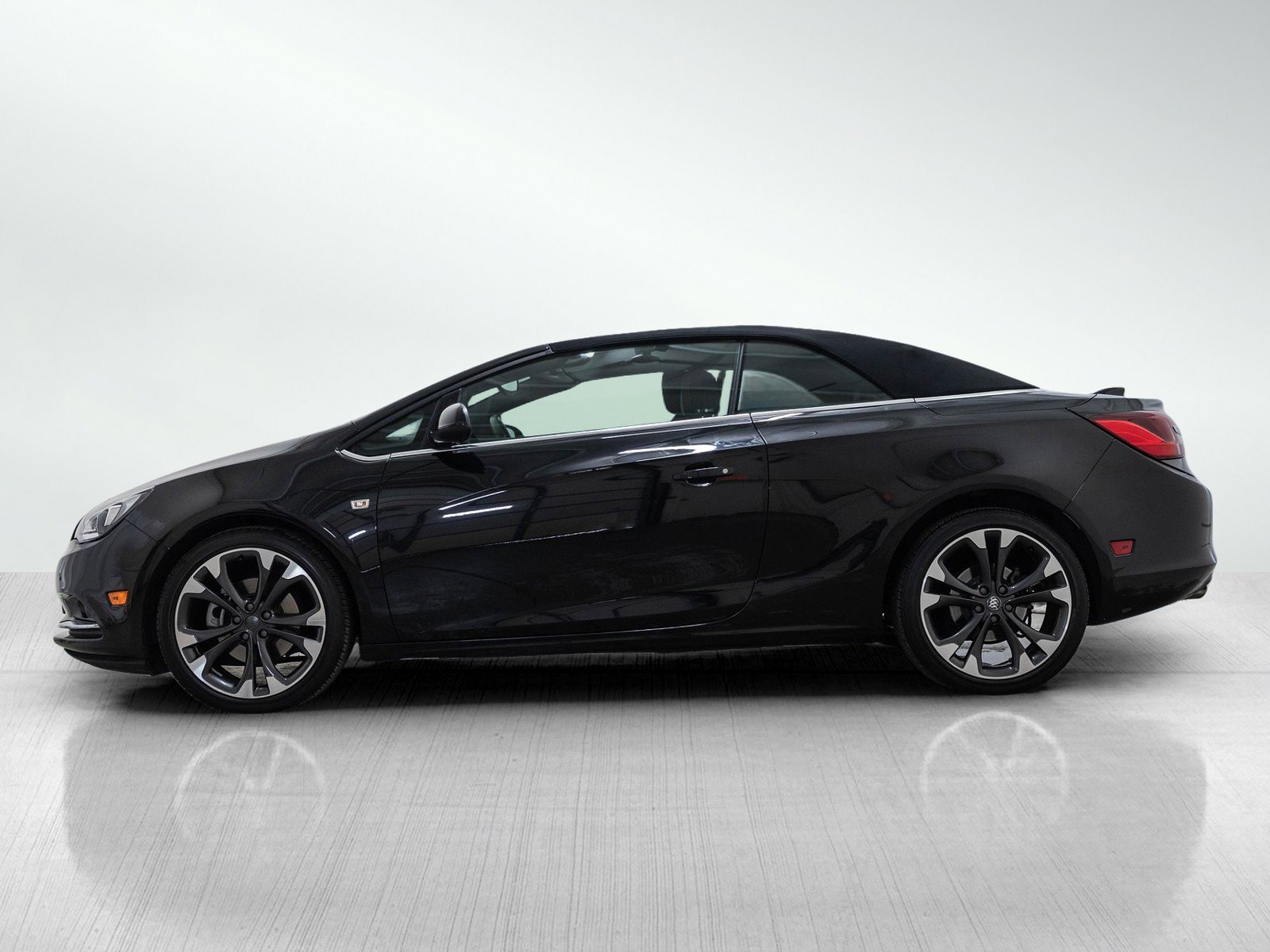 Used 2018 Buick Cascada Premium image 3