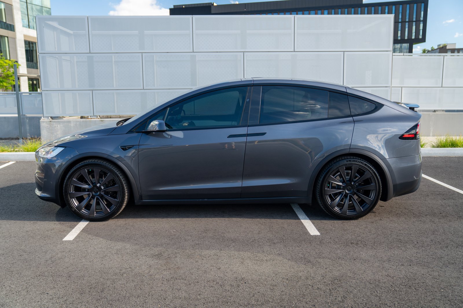 Used 2022 Tesla Model X Plaid AWD/4WD video 2